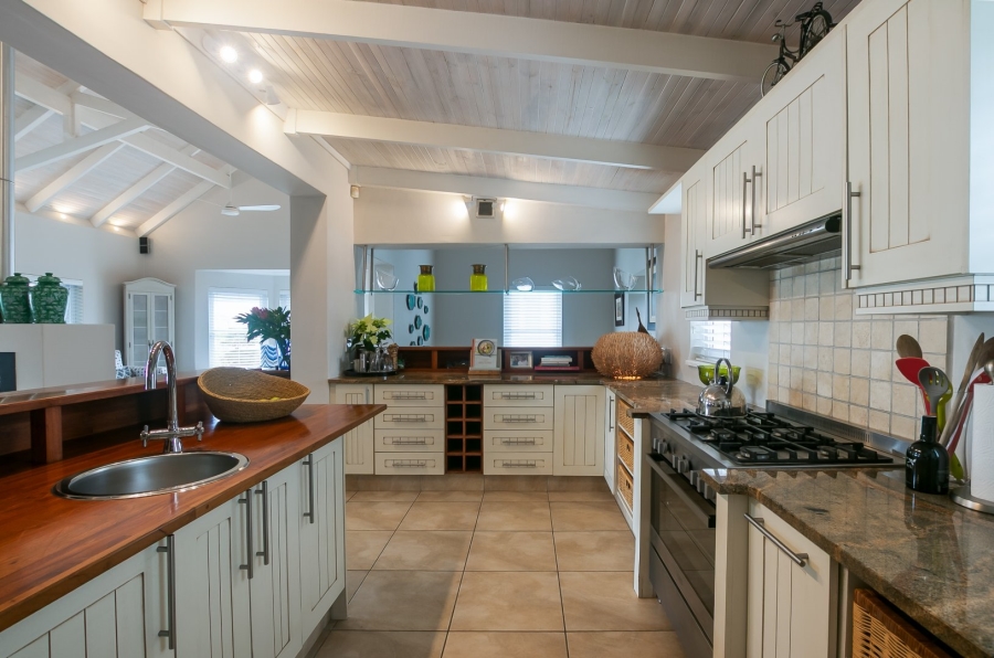 4 Bedroom Property for Sale in Thesen Islands Western Cape